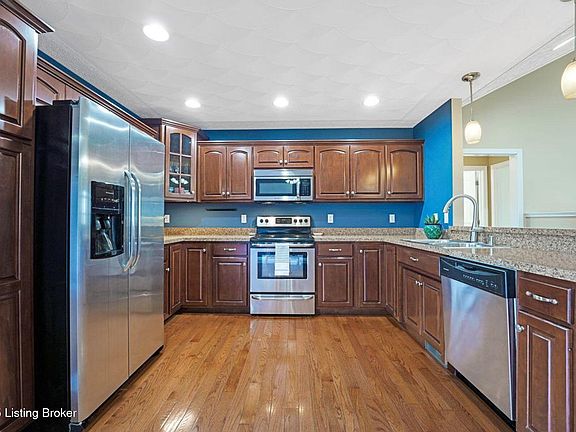 5th image of 111 E Piedmont Dr