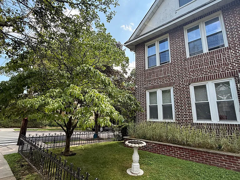 48 Grand Ave #2R — Photo 21