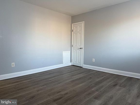 5th image of 5601 Parker House Ter APT 301