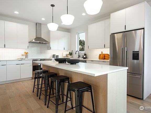 2nd image of 6234 5th Avenue NW