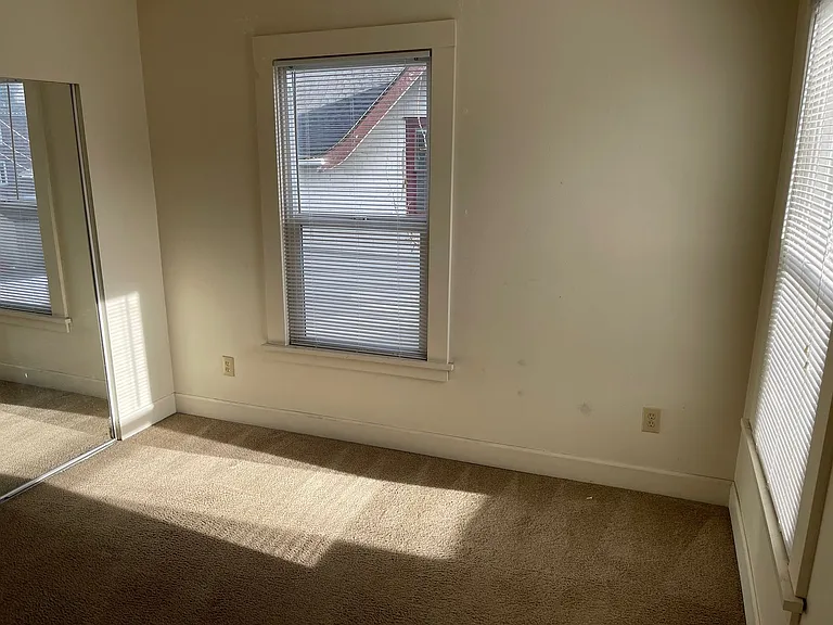 1012 N K St — Photo 11