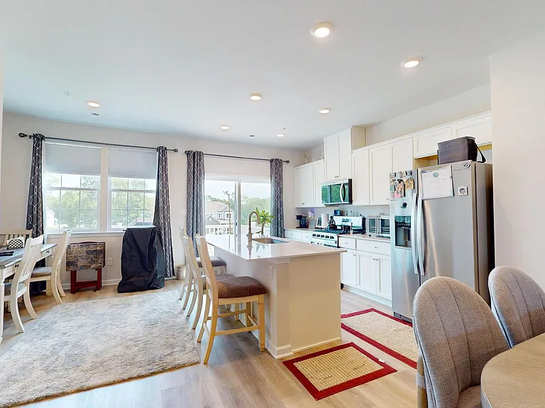 178 Bell Ct — Photo 12