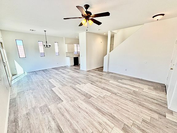 3rd image of 3018 W Sands Dr