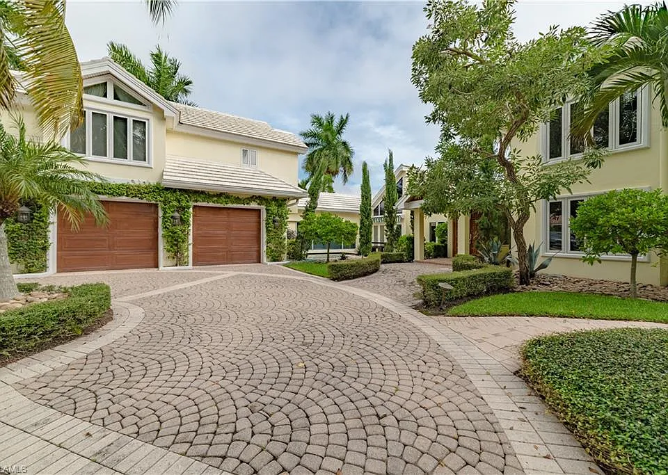 883 Galleon Dr