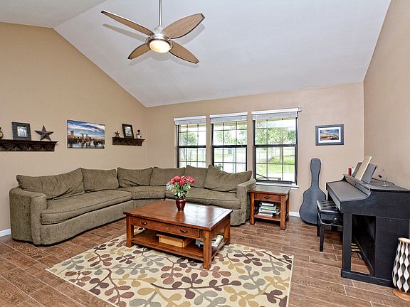 2nd image of 106 Tori Dr