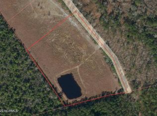 533 Whitestocking Rd, Burgaw, NC 28425