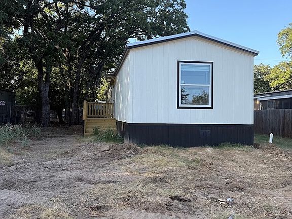 2nd image of 1529 Gale Dr