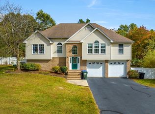 291-3 River Rd, Wilbraham, MA 01095