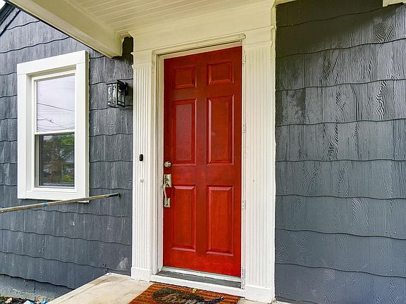 3rd image of 545 Robinwood Ave