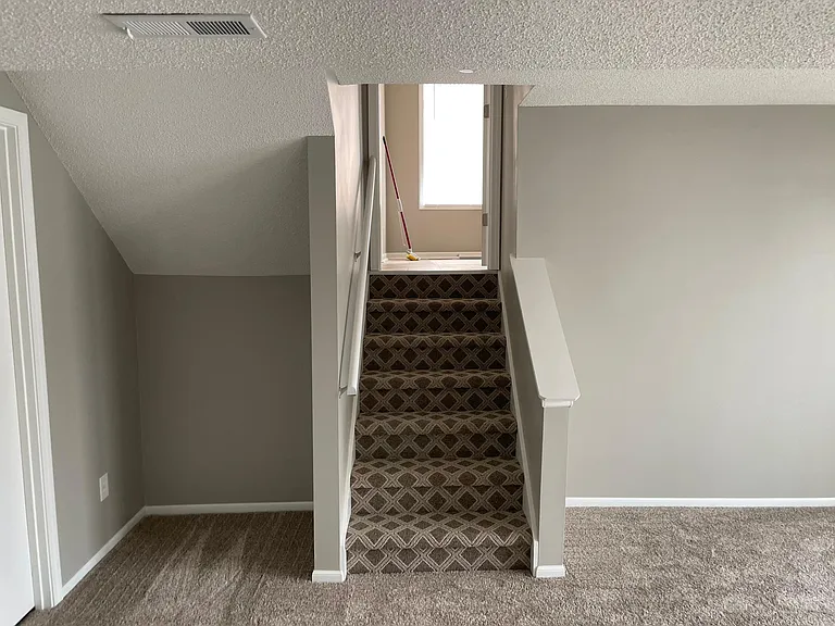 202 N Lightburne St — Photo 17