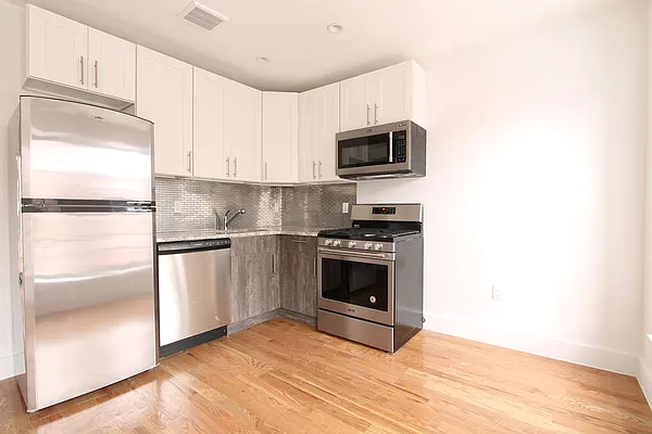 Rented by Compass | media 26