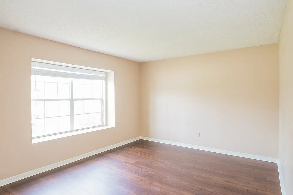 3 bed, 2.0 bath, 1627 sqft, $2,200 — Photo 3