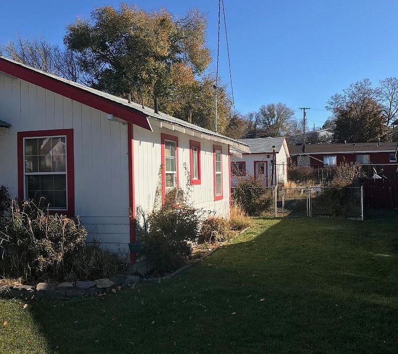 2nd image of 1111 California Ave
