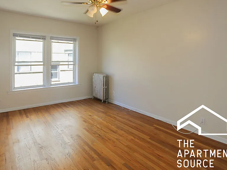 3910 N Pine Grove Ave #2 — Photo 2