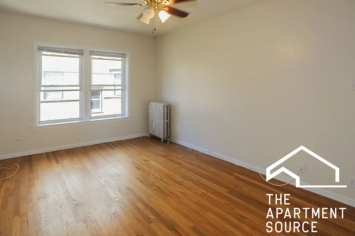 Building Photo - 3910 N Pine Grove Ave #2