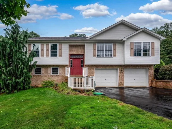 211 October Dr, Butler, PA 16002