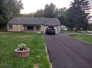 7395 Johnnycake Ridge Rd, Mentor, OH 44060