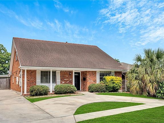 2nd image of 3616 Lake Villa Dr