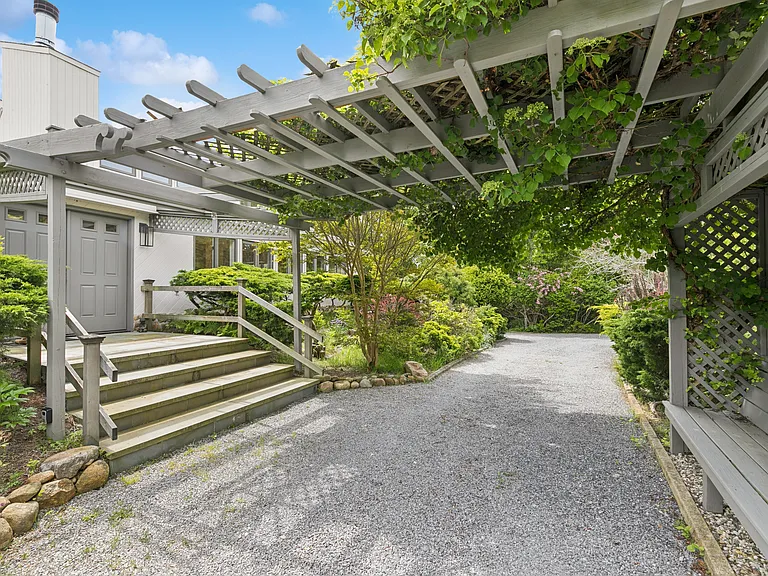 101 S Forest St — Photo 34
