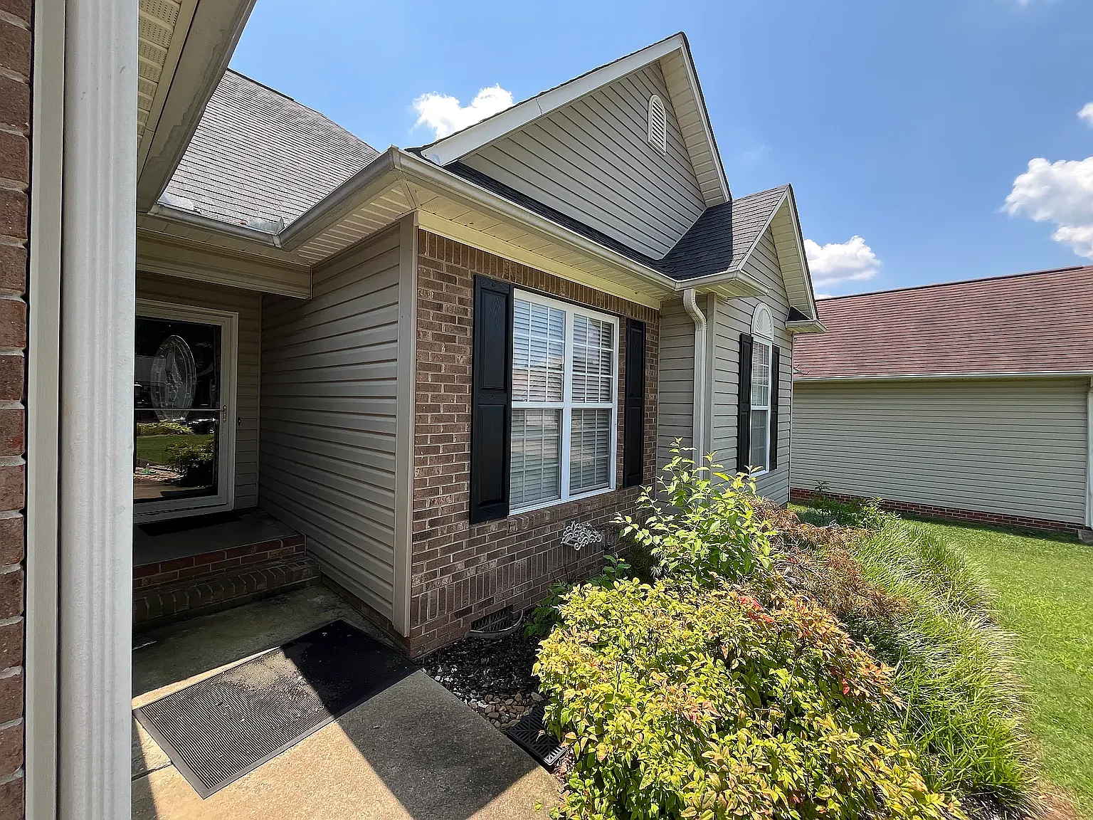 4 bed, 1600 sqft, $2,100 — Photo 4