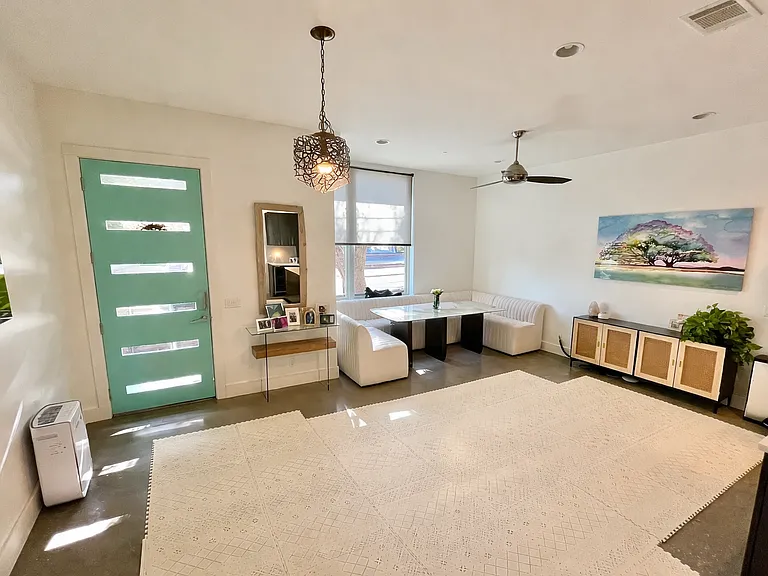 2118 Brackenridge St #2 — Photo 3