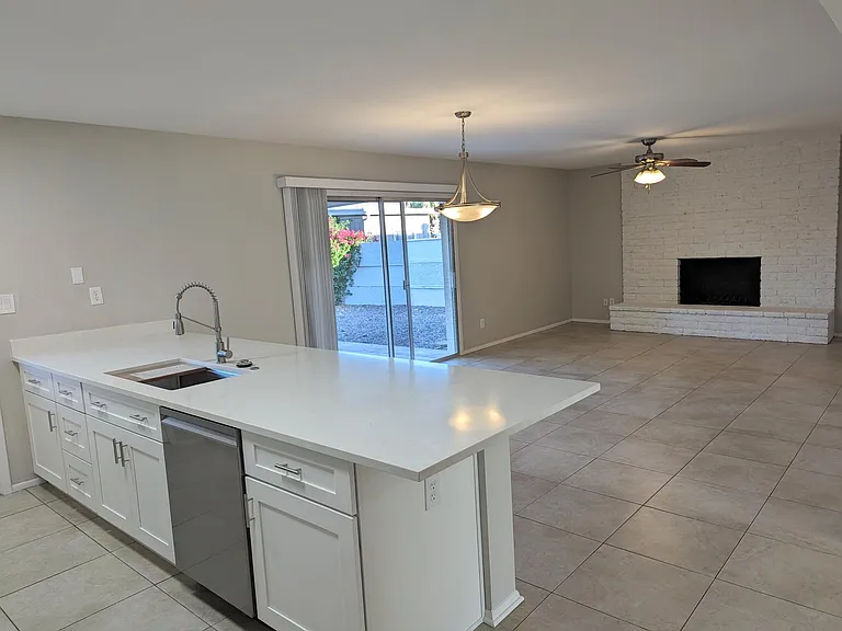 4715 S Hazelton Ln — Photo 6
