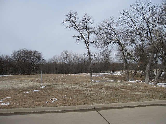 1st image of 6467 Shady Oaks Dr