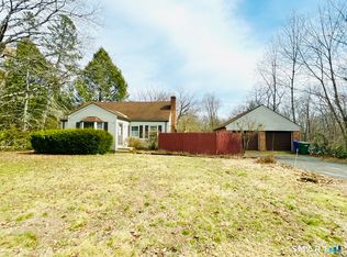 95 Dyer Ave, Collinsville, CT 06019