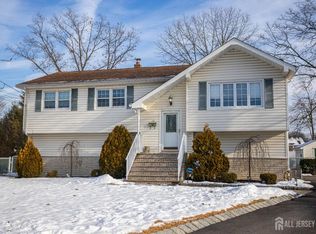 10 Lapa Ct, Parlin, NJ