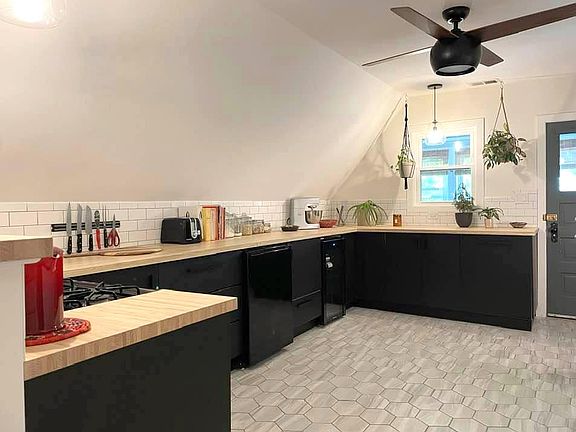 2nd image of 2623 W Rice St #2