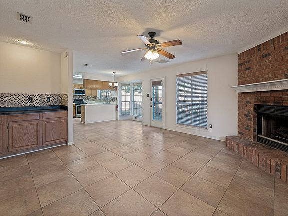 5th image of 606 Berkley Dr