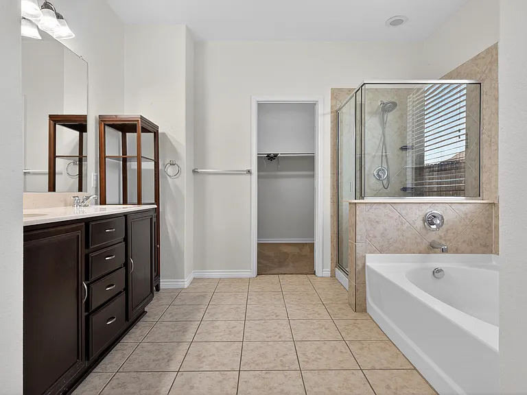 8728 Maple Ridge Trl — Photo 17