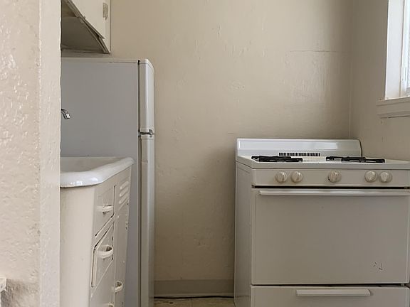 2nd image of 425 Roy St N #101