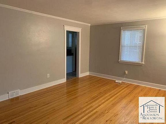 2nd image of 716 Auburn Pl