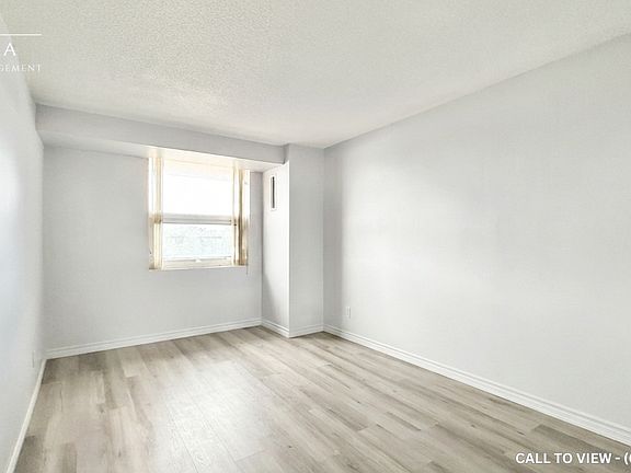 5th image of 10 Dean Park Rd #318