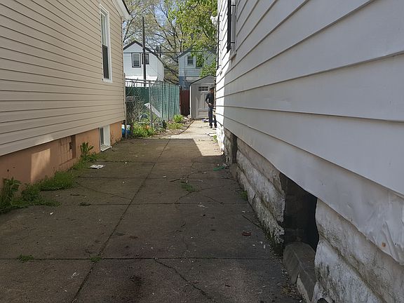 5th image of 11756 140th St