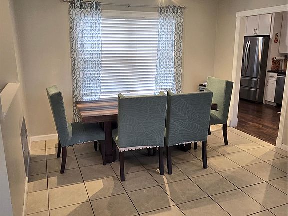 3rd image of 22527 Millgate Dr