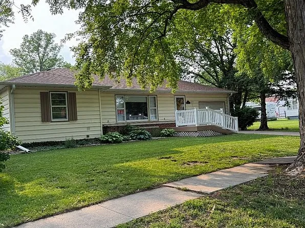 1204 Maple St, Tyndall, SD 57066