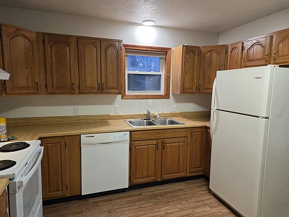 3rd image of 14 Lower Newton St #14