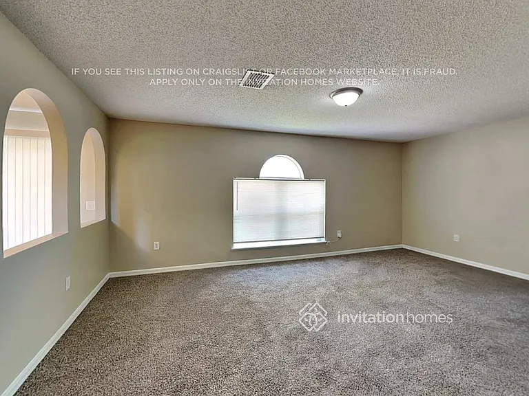 566 Kilimanjaro Dr — Photo 4