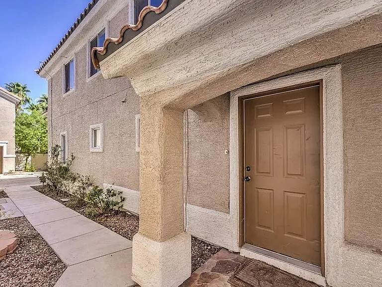 1425 Bow Creek Ct — Photo 18