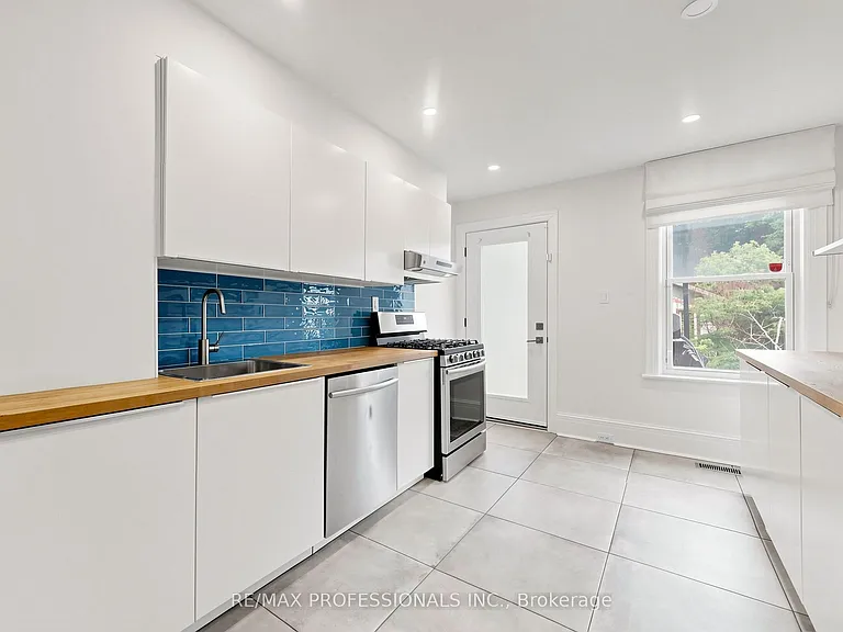 368 Howland Ave — Photo 9