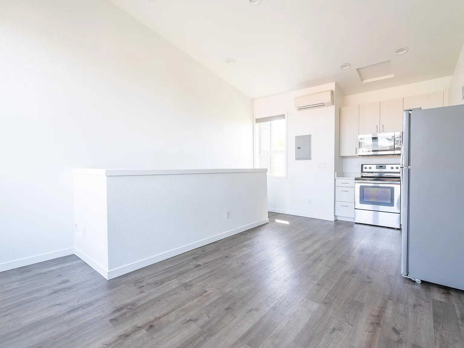 1 bed, 548 sqft, $1,395 — Photo 2
