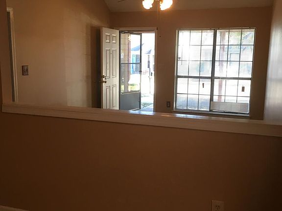 5th image of 3290 Edenshire Ln
