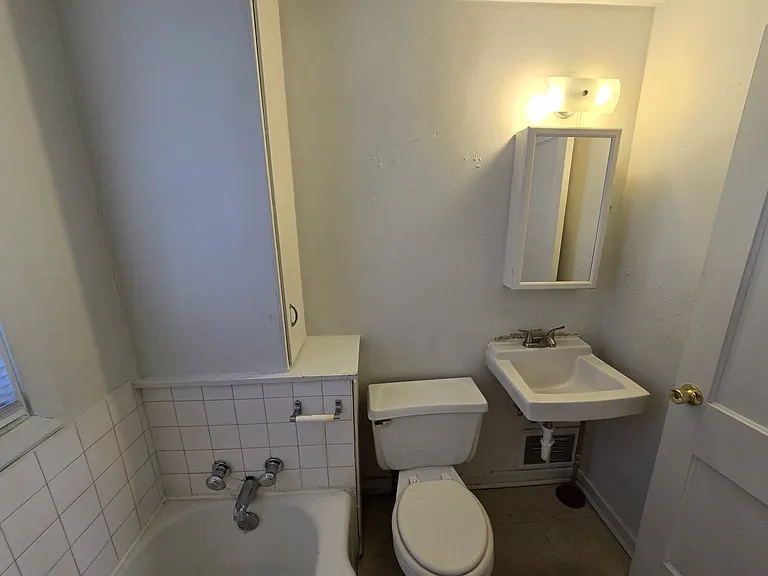 251 Madison St — Photo 16