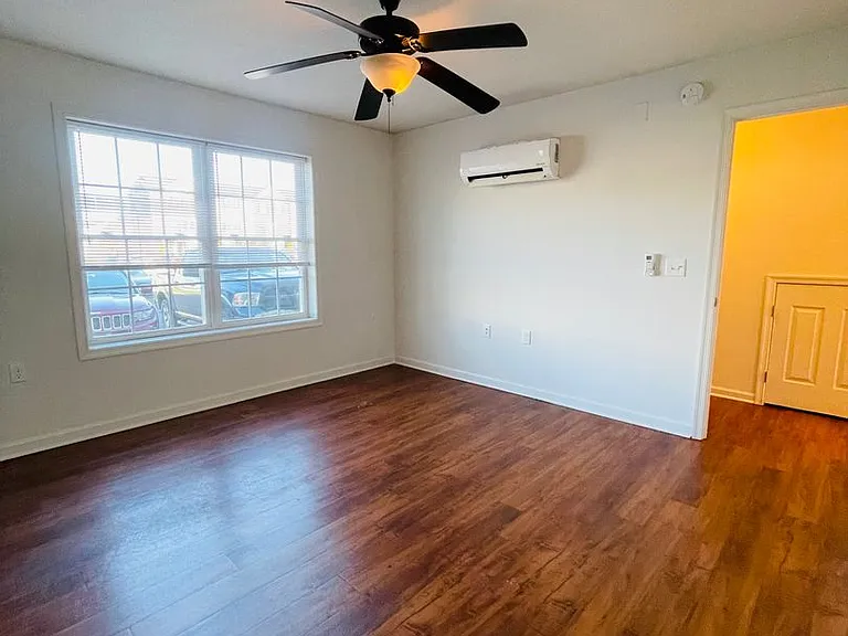 1439 Taylor Grove Ln #1 — Photo 7