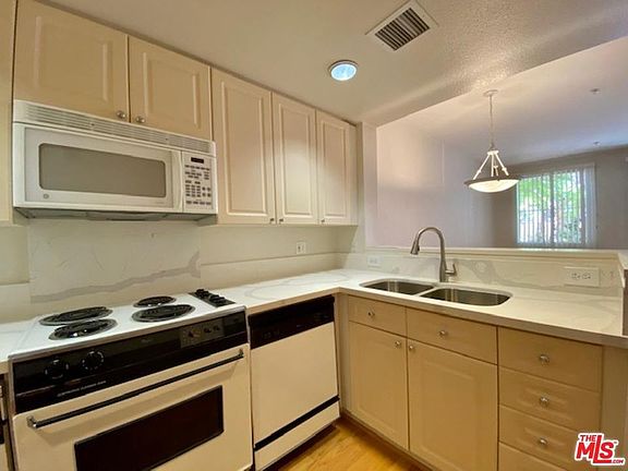 2nd image of 471 S Calle El Segundo