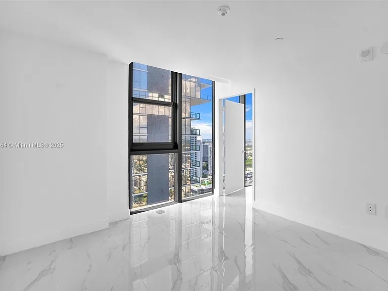700 NE 24th St #4507 — Photo 32