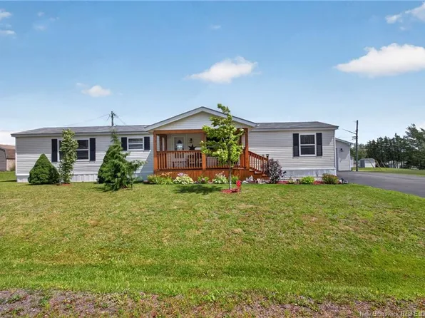 2 Bur Oak St, Moncton, NB E1H 3S1