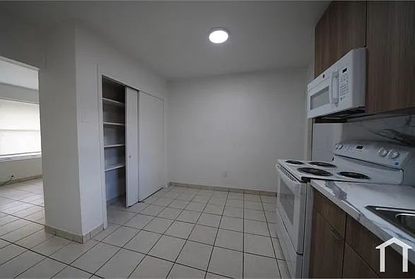 506 NW 5th Ave — Photo 9